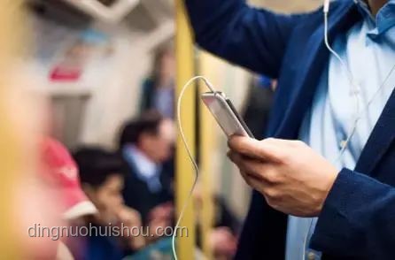 戴上耳机，探索串烧音乐魅力的案例研究